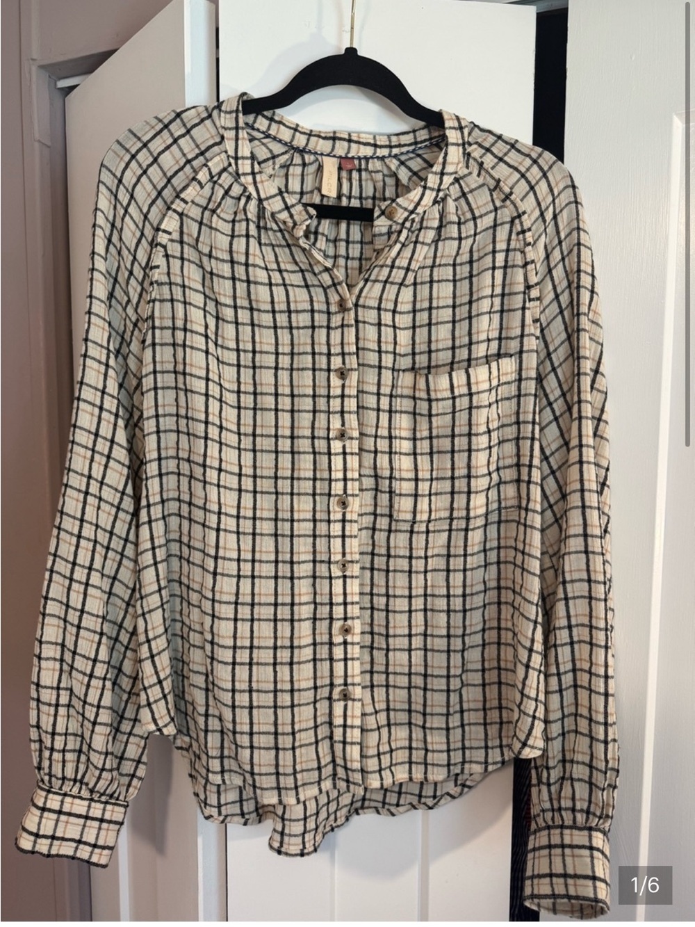 Pilcro Cream and Black Plaid Lightweight Button-Up Top size Large